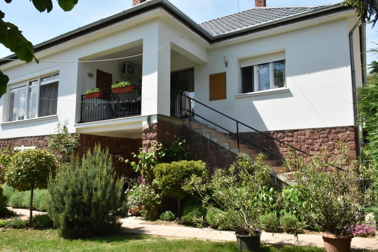 Levendula Apartmanhaz Бадачоньтомай Экстерьер фото
