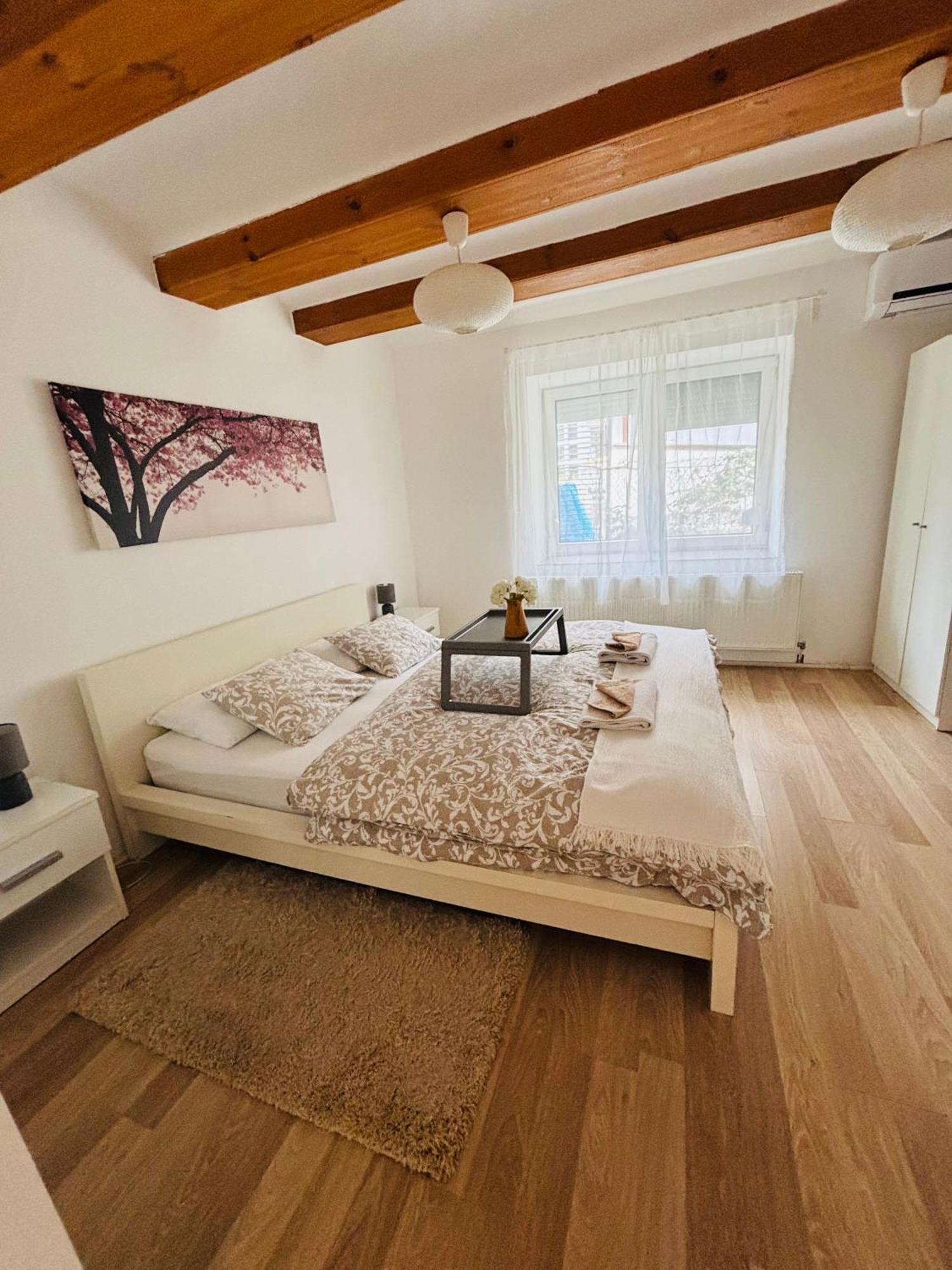 Levendula Apartmanhaz Бадачоньтомай Экстерьер фото